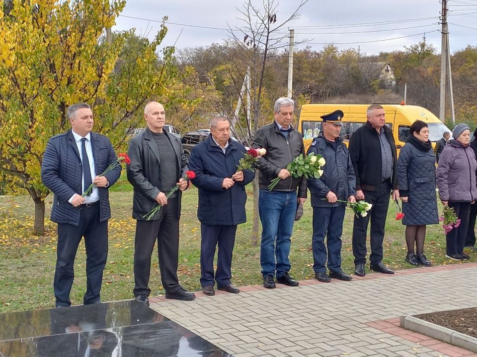 Дубоссарцы сегодня вспоминают земляков, погибших 2 ноября 1990 года Дубоссарцы сегодня вспоминают земляков, погибших 2 ноября 1990 года