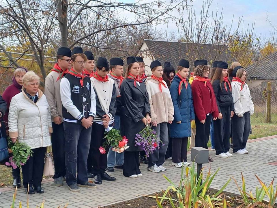 В Дубоссарах прошли траурные мероприятия в память о первых жертвах вооружённой агрессии Молдовы против Приднестровья В Дубоссарах прошли траурные мероприятия в память о первых жертвах вооружённой агрессии Молдовы против Приднестровья