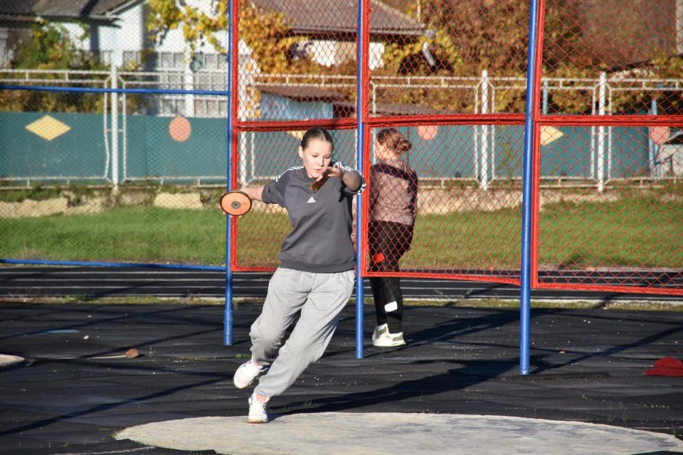 Фестиваль детского спорта. В конце минувшей недели на стадионе «Октомбрие» состоялся фестиваль детского спорта, посвящённый памяти сотрудников милиции, погибших при исполнении служебного долга, а также 34-й годовщине... Фестиваль детского спорта. В конце минувшей недели на стадионе «Октомбрие» состоялся фестиваль детского спорта, посвящённый памяти сотрудников милиции, погибших при исполнении служебного долга, а также 34-й годовщине...