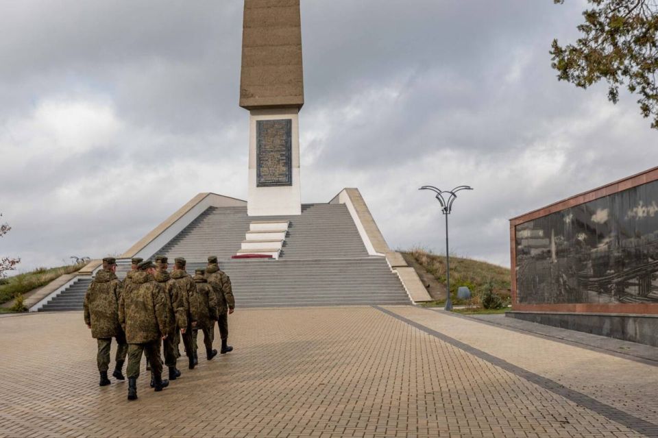 КУРСАНТЫ ВОЕННОГО ИНСТИТУТА ПОСЕТИЛИ КИЦКАНСКИЙ ПЛАЦДАРМ И МОНАСТЫРЬ