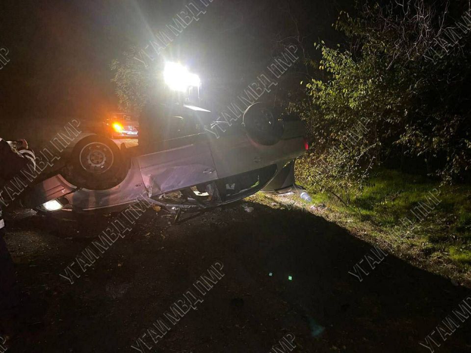 У Кицкан перевернулся автомобиль У Кицкан перевернулся автомобиль