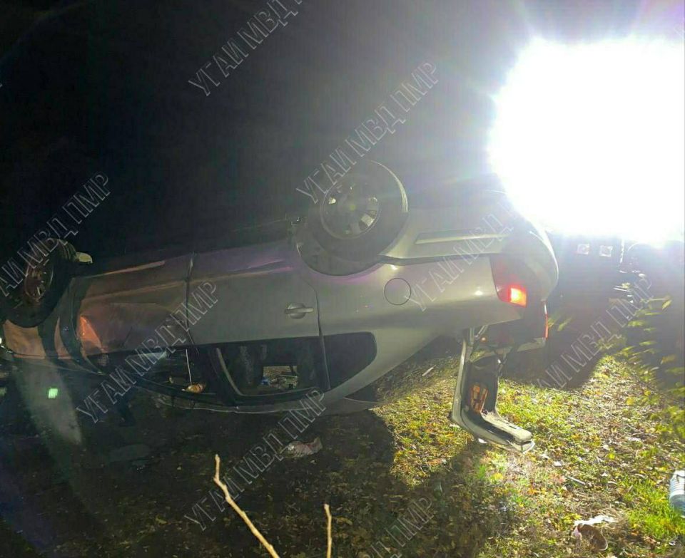 У Кицкан перевернулся автомобиль У Кицкан перевернулся автомобиль