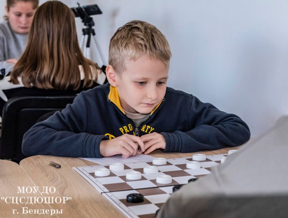 Мемориальный турнир по шашкам памяти Николая Грингруза Мемориальный турнир по шашкам памяти Николая Грингруза