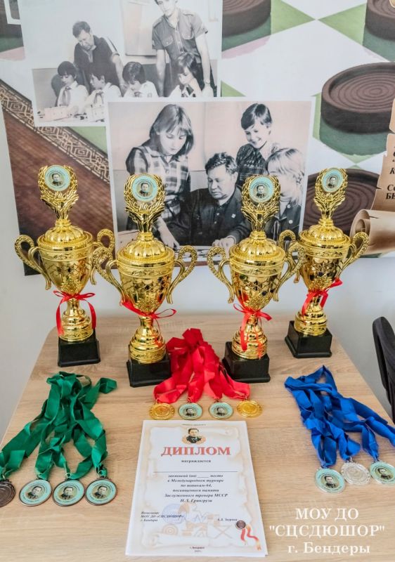 Мемориальный турнир по шашкам памяти Николая Грингруза Мемориальный турнир по шашкам памяти Николая Грингруза