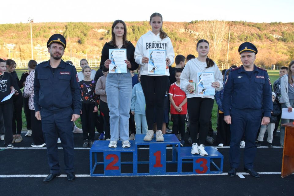 Фестиваль детского спорта. В конце минувшей недели на стадионе «Октомбрие» состоялся фестиваль детского спорта, посвящённый памяти сотрудников милиции, погибших при исполнении служебного долга, а также 34-й годовщине... Фестиваль детского спорта. В конце минувшей недели на стадионе «Октомбрие» состоялся фестиваль детского спорта, посвящённый памяти сотрудников милиции, погибших при исполнении служебного долга, а также 34-й годовщине...