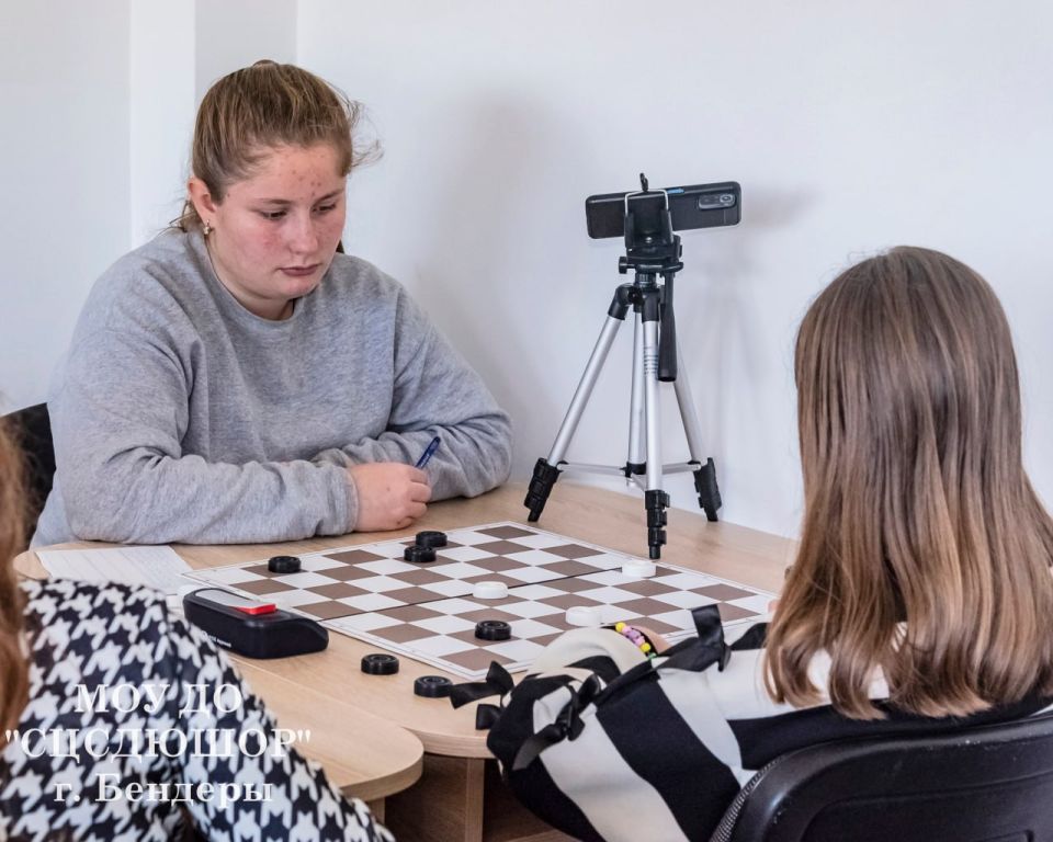 Мемориальный турнир по шашкам памяти Николая Грингруза Мемориальный турнир по шашкам памяти Николая Грингруза