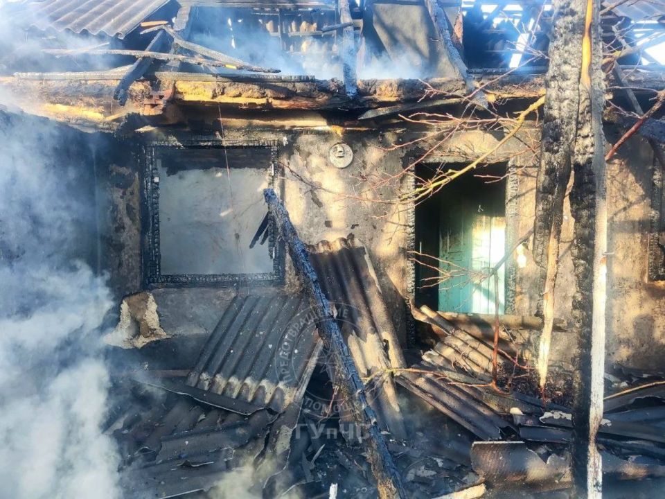 В воскресенье в Севериновке (Каменский район) сгорел дом В воскресенье в Севериновке (Каменский район) сгорел дом