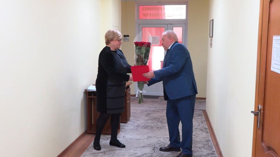 Вице-спикер Галина Антюфеева поздравила сотрудников Аппарата Уполномоченного по правам человека: