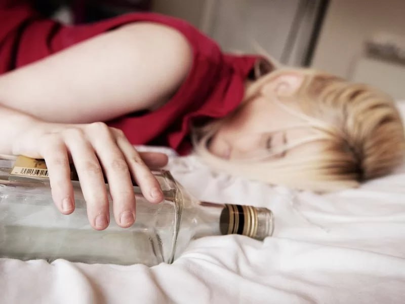 В Тирасполе 17-летняя девушка попала в реанимацию с алкогольной комой