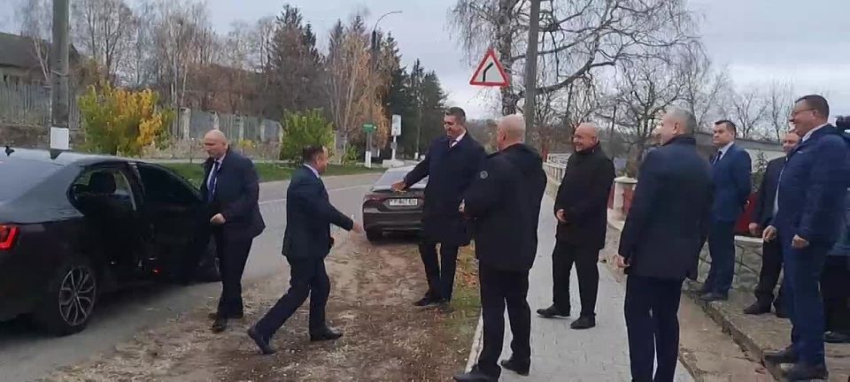 Глава Правительства Александр Розенберг сегодня с рабочим визитом в Каменском районе