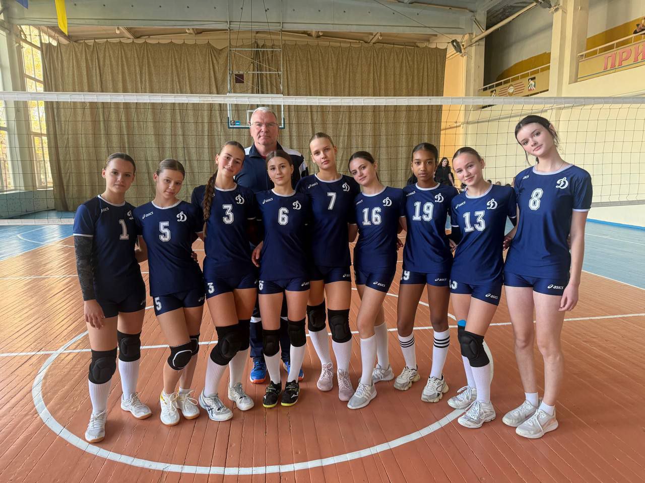 Волейболистки «Динамо-Слободзея» (на фото) и ДЮСШ-2 города Дубоссары вышли в финальную часть чемпионата Молдавии по волейболу