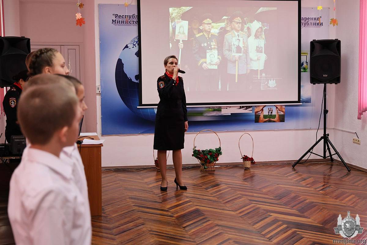 С праздником, милиционеры! С праздником, наставники и воспитатели! С праздником, милиционеры! С праздником, наставники и воспитатели!