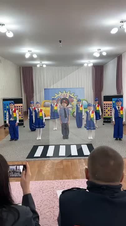 О правилах дорожного движения – в стишках, речёвках и песнях