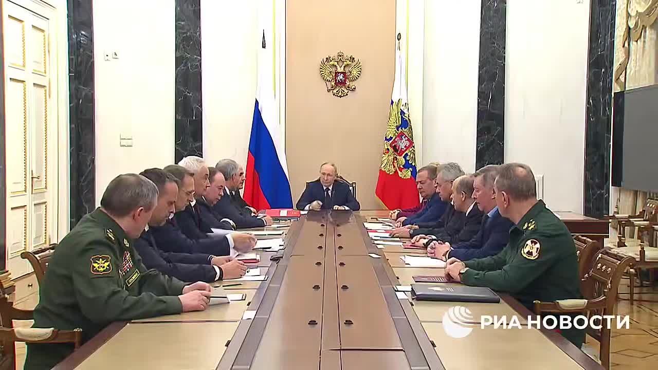 Путин назвал серьёзным вопросом ситуацию, связанную с заявлением Трампа о ядерных испытаниях США