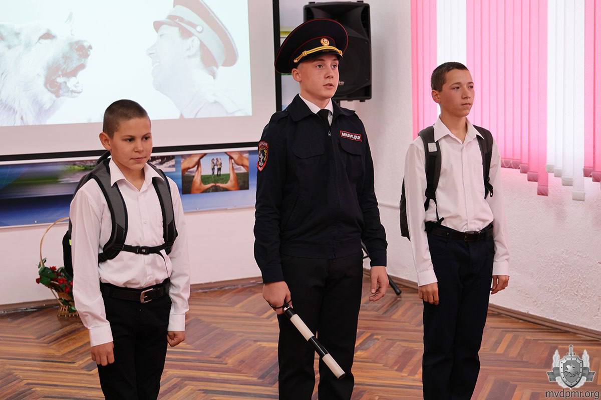 С праздником, милиционеры! С праздником, наставники и воспитатели! С праздником, милиционеры! С праздником, наставники и воспитатели!