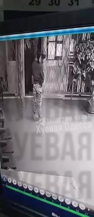 Одного из охранников Анджелины Джоли забрали в ТЦК в Николаевской области