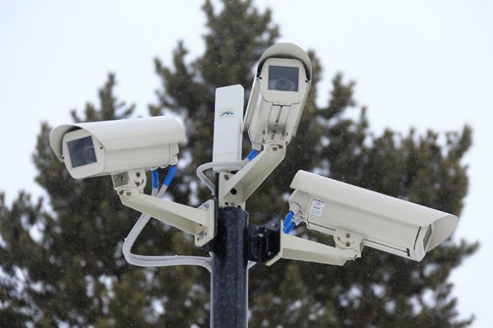 Пешеходов, велосипедистов и электросамокатчиков, которые нарушают ПДД, будут вычислять и по камерам «Безопасного города»