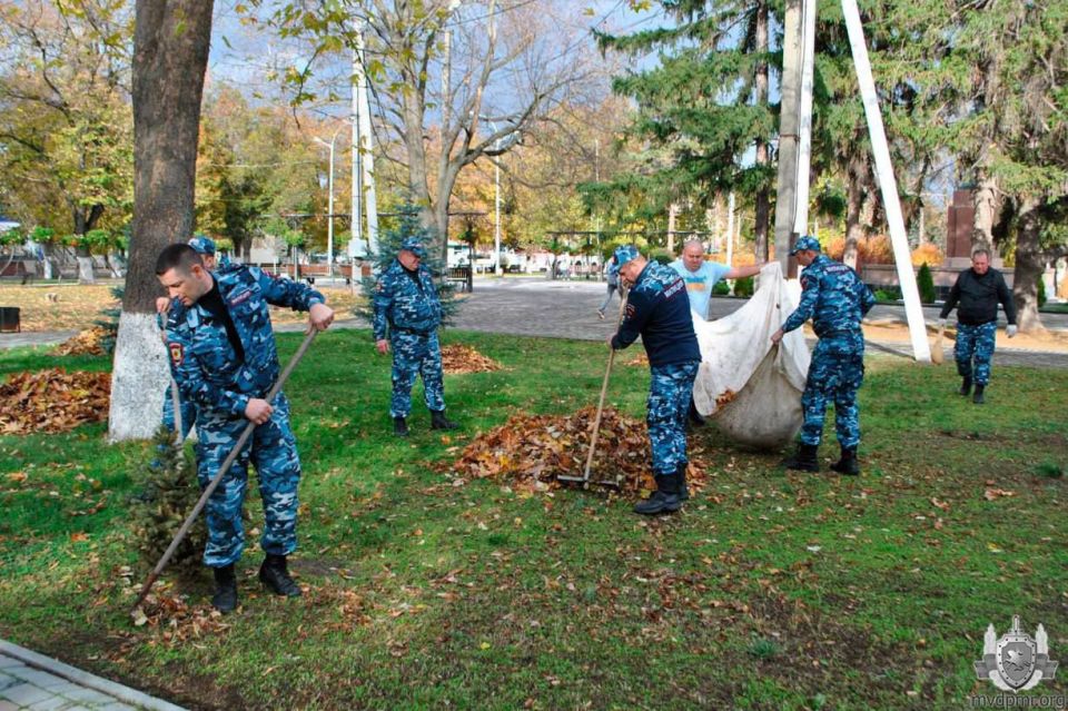 В преддверии Дня милиции, личный состав Слободзейского РОВД провёл субботник