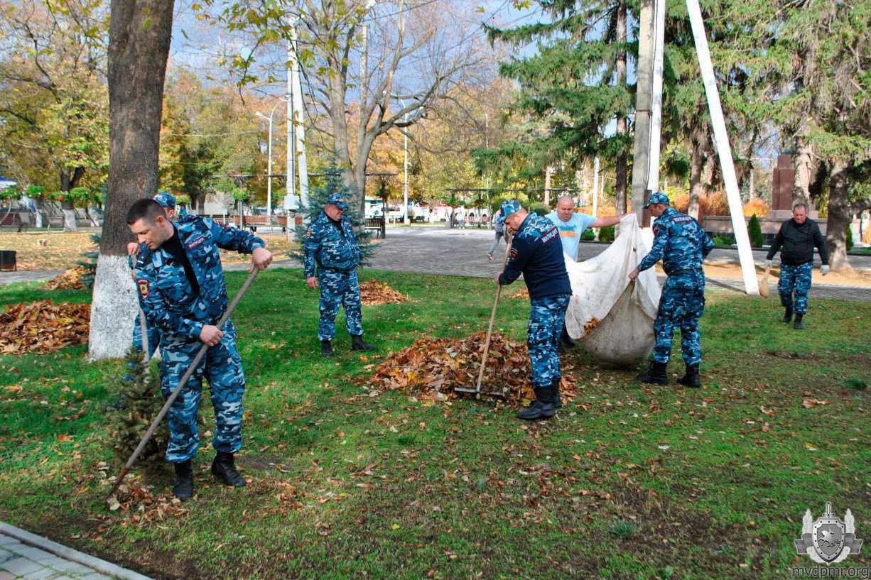 В преддверии Дня милиции, личный состав Слободзейского РОВД провёл субботник
