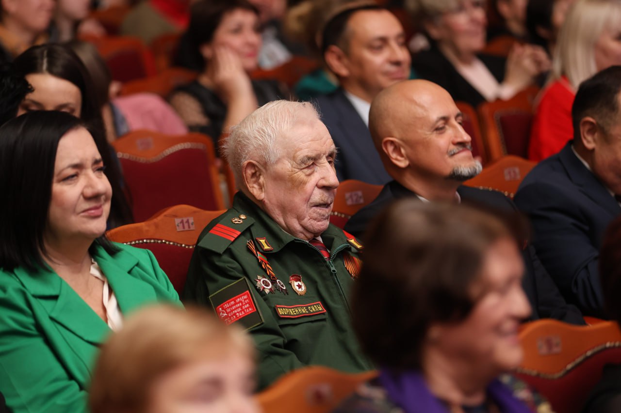 Во Дворце Республики – торжественное собрание в честь 80-летия «Одемы» Во Дворце Республики – торжественное собрание в честь 80-летия «Одемы»