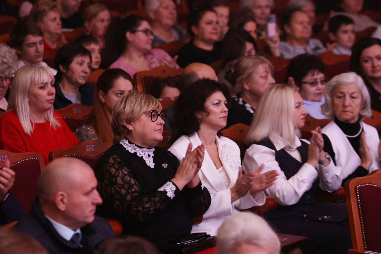 Фабрика, где каждое изделие - результат труда и любви к делу, отпраздновала большой юбилей Фабрика, где каждое изделие - результат труда и любви к делу, отпраздновала большой юбилей