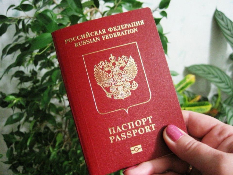 Российские загранпаспорта начнут выдавать во второй половине ноября, сообщили на сайте посольства России в Молдове