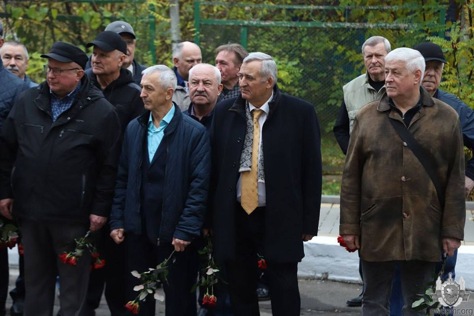 Верность присяге. В преддверии Дня милиции, 6 ноября, в столичном УВД состоялась церемония приведения к присяге сотрудников, впервые принятых на службу в органы внутренних дел ПМР Верность присяге. В преддверии Дня милиции, 6 ноября, в столичном УВД состоялась церемония приведения к присяге сотрудников, впервые принятых на службу в органы внутренних дел ПМР