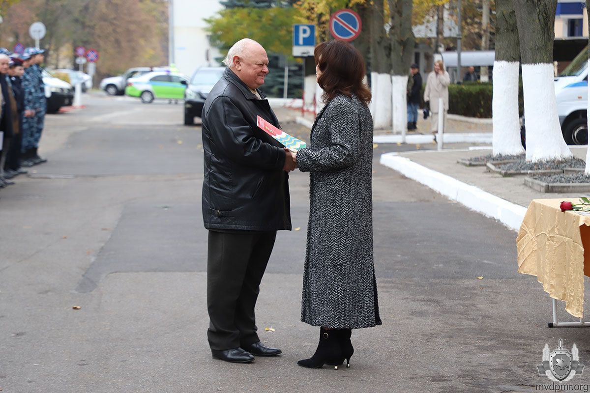В УВД столицы прошла торжественная присяга молодых сотрудников милиции В УВД столицы прошла торжественная присяга молодых сотрудников милиции