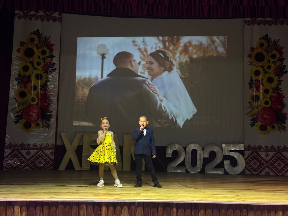 ÑÅËÎ ÔÐÓÍÇÅ ÎÒÌÅÒÈËÎ 100-ËÅÒÈÅ ÑÎ ÄÍß ÎÑÍÎÂÀÍÈß