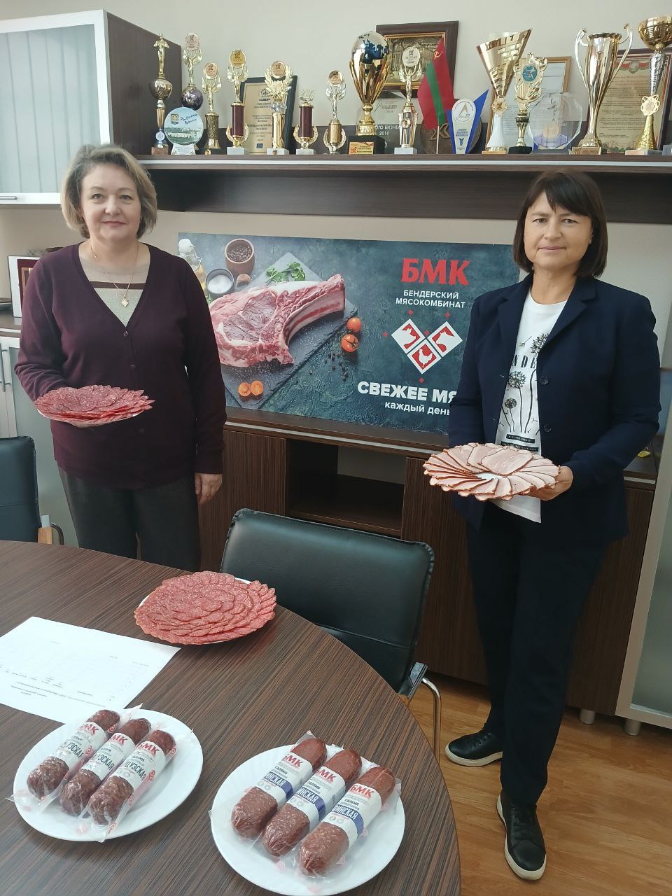 «Финская», «Салями французская», «Рулет рублёвский» и «Бекон английский» — такие продукты «Бендерский мясокомбинат» представил на конкурс «Приднестровское качество-2025» «Финская», «Салями французская», «Рулет рублёвский» и «Бекон английский» — такие продукты «Бендерский мясокомбинат» представил на конкурс «Приднестровское качество-2025»
