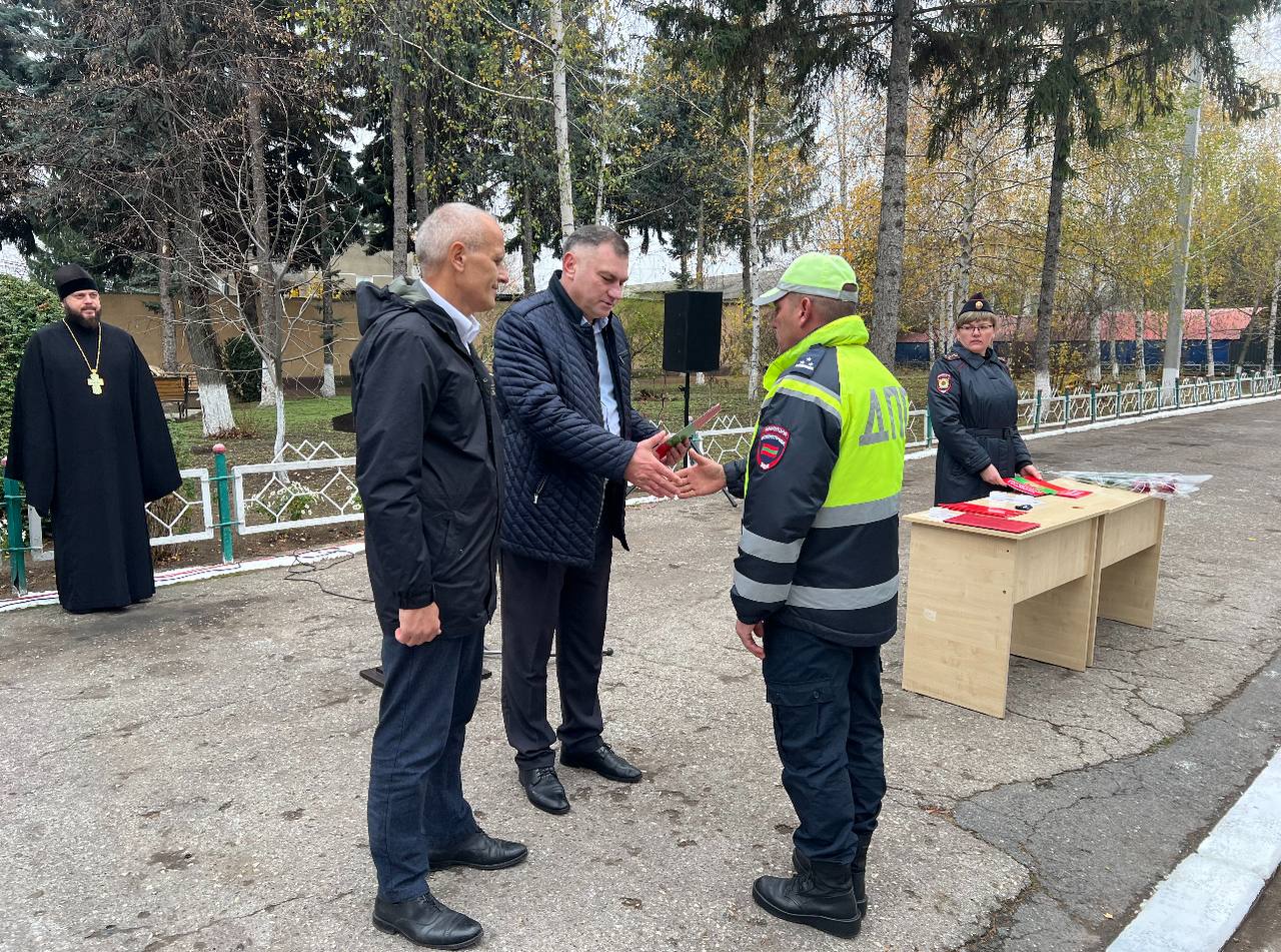 В канун Дня милиции сотрудники Рыбницкого отдела внутренних дел приняли поздравления с профессиональным праздником В канун Дня милиции сотрудники Рыбницкого отдела внутренних дел приняли поздравления с профессиональным праздником