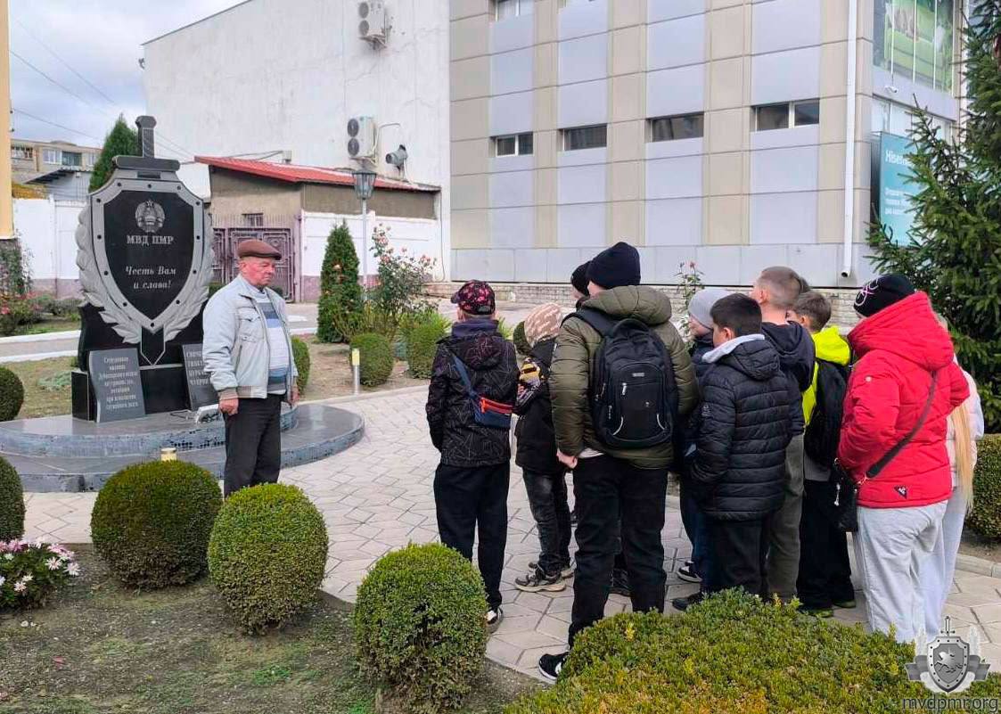 Экскурсия для школьников в Дубоссарский РОВД