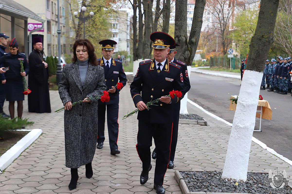 Верность присяге — верность народу Верность присяге — верность народу