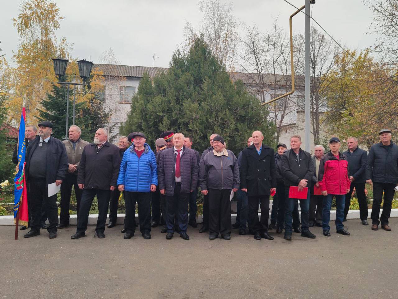 Для них честь и долг превыше всего Для них честь и долг превыше всего