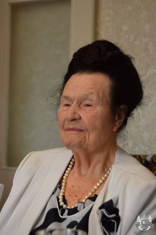 В гости к вдове ветерана. У Ольги Сергеевны Свердловой, вдовы ветерана Великой Отечественной войны и МВД полковника милиции Александра Николаевича Свердлова, бендерские милиционеры – частые гости В гости к вдове ветерана. У Ольги Сергеевны Свердловой, вдовы ветерана Великой Отечественной войны и МВД полковника милиции Александра Николаевича Свердлова, бендерские милиционеры – частые гости