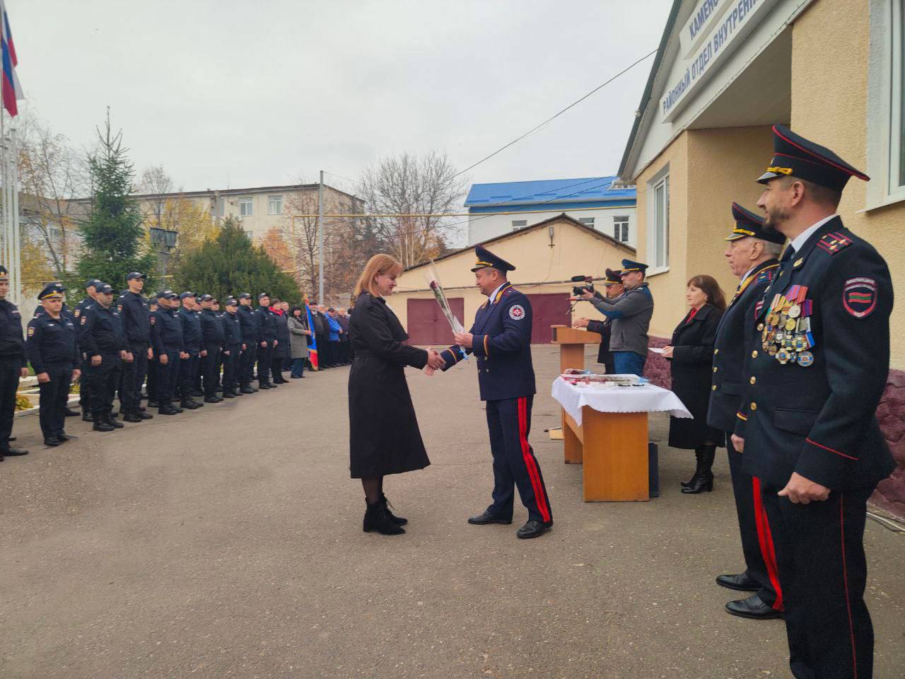 Для них честь и долг превыше всего Для них честь и долг превыше всего