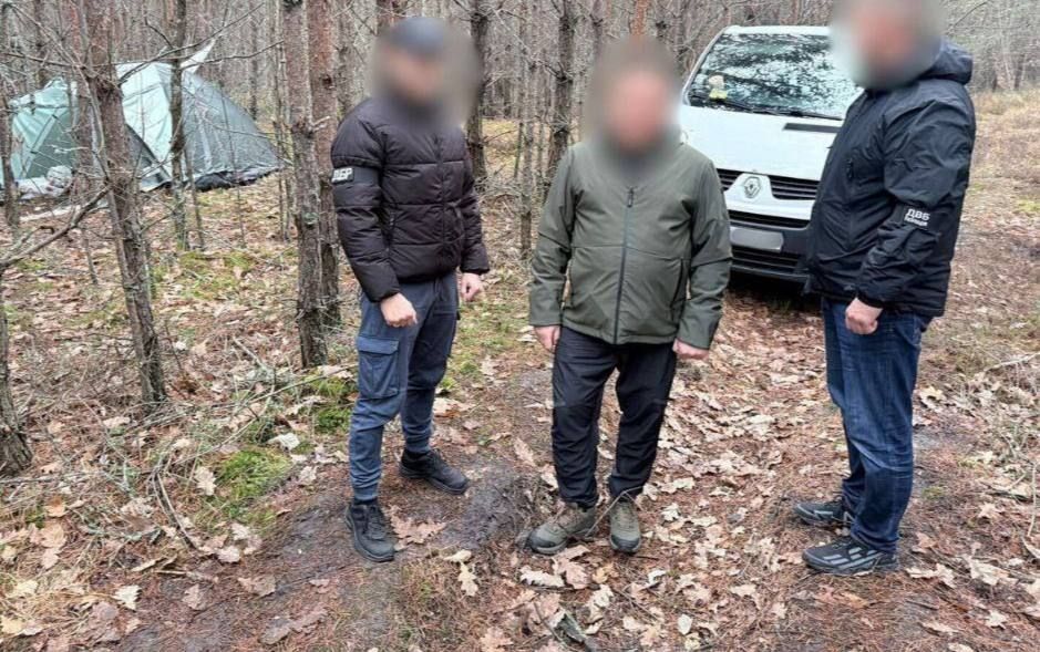 Украинский полицейский украл более 300 тыс Украинский полицейский украл более 300 тыс