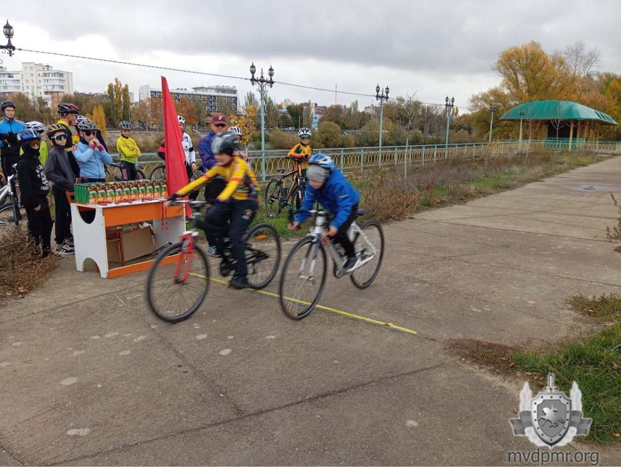 Велопробег памяти. В преддверии Дня милиции Управление вневедомственной охраны МВД провело в Тирасполе турнир по велоспорту Велопробег памяти. В преддверии Дня милиции Управление вневедомственной охраны МВД провело в Тирасполе турнир по велоспорту