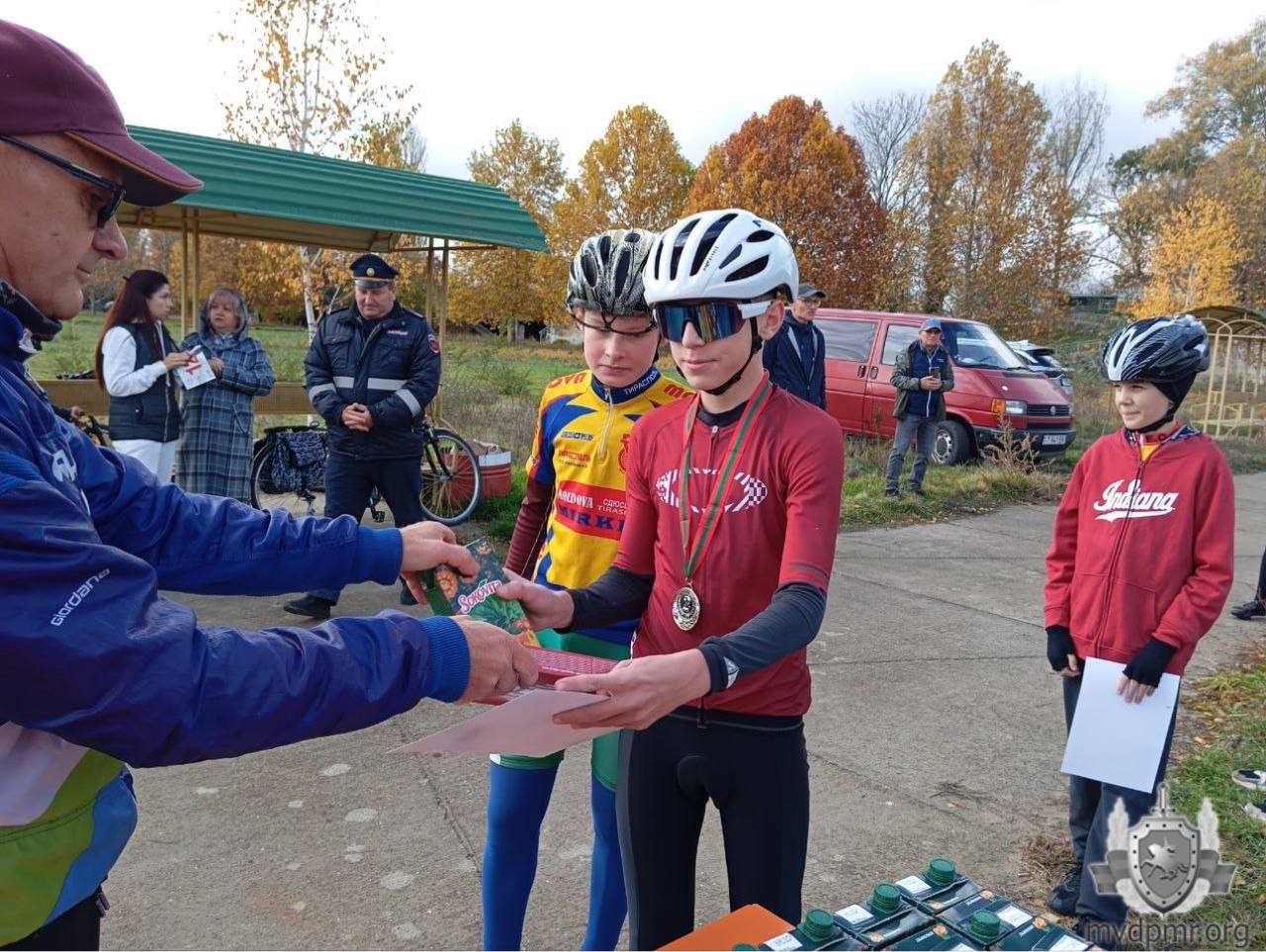 Велопробег памяти. В преддверии Дня милиции Управление вневедомственной охраны МВД провело в Тирасполе турнир по велоспорту Велопробег памяти. В преддверии Дня милиции Управление вневедомственной охраны МВД провело в Тирасполе турнир по велоспорту