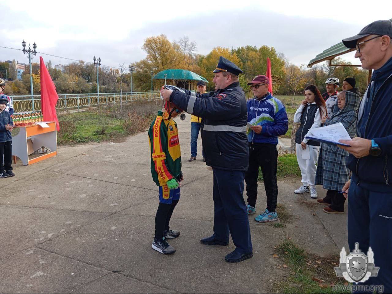 Велопробег памяти. В преддверии Дня милиции Управление вневедомственной охраны МВД провело в Тирасполе турнир по велоспорту Велопробег памяти. В преддверии Дня милиции Управление вневедомственной охраны МВД провело в Тирасполе турнир по велоспорту