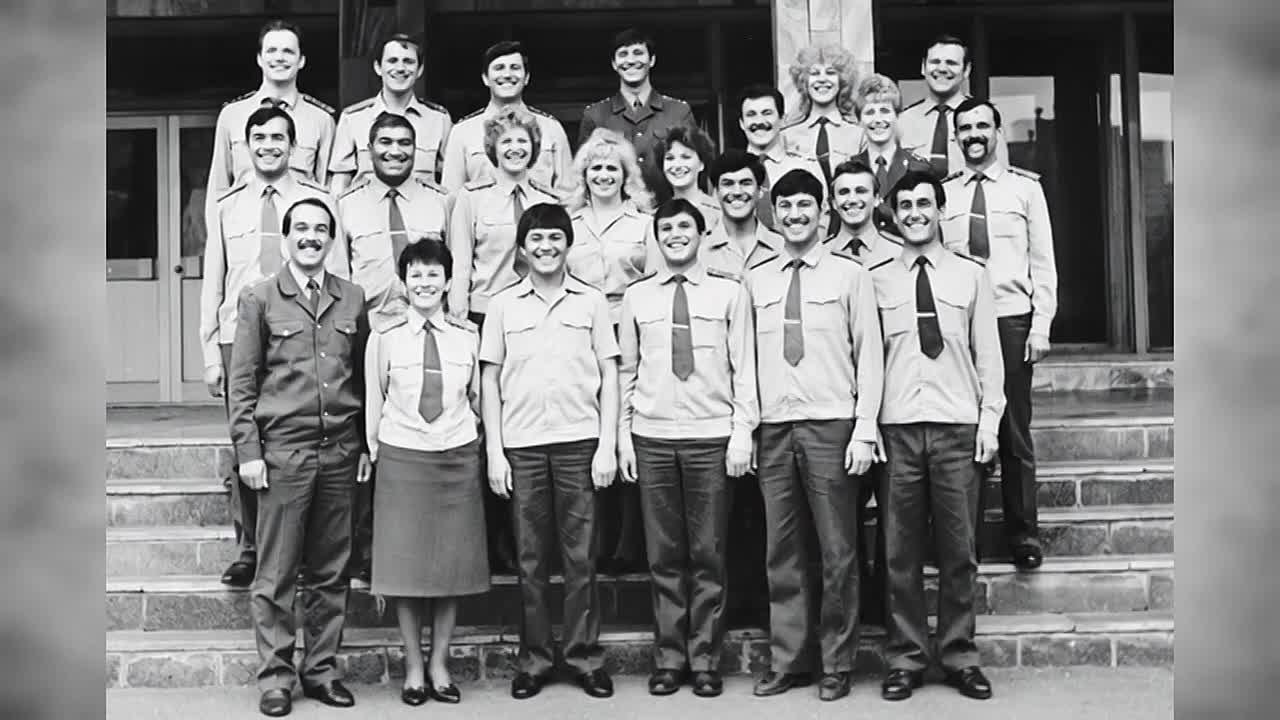 Теплый ностальгический ролик от МВД ПМР ко Дню милиции — старые фотографии ожили с помощью нейросетей, чтобы напомнить о тех, кто служил не ради славы, а ради спокойствия и безопасности людей