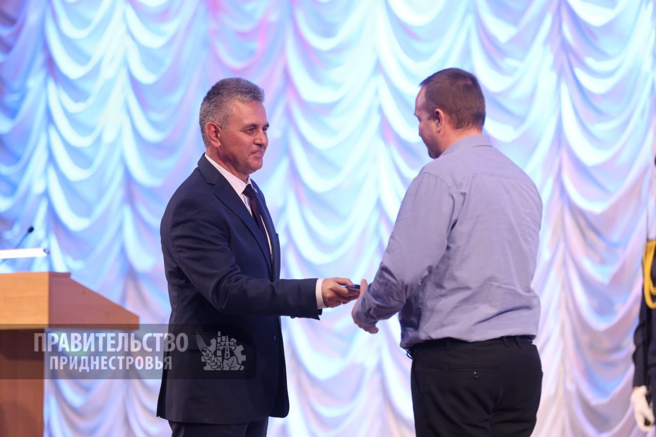 В Приднестровье чествуют милиционеров В Приднестровье чествуют милиционеров