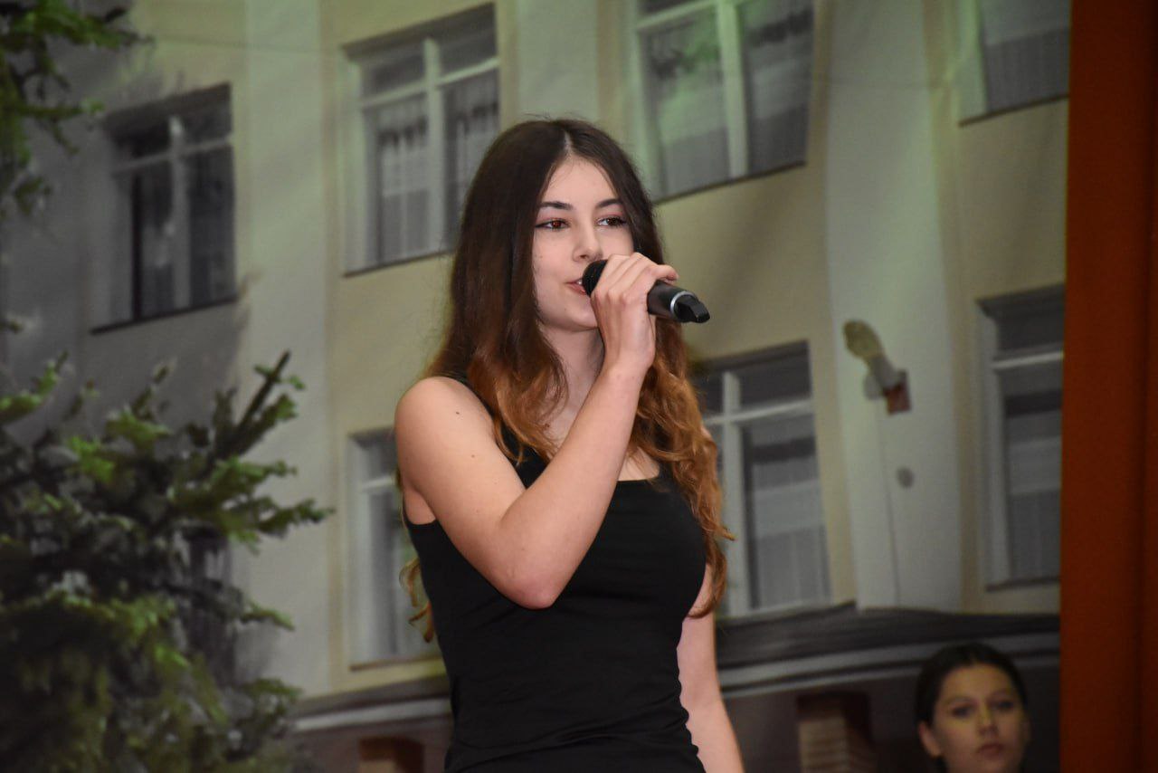 Сегодня в Каменке был дан старт республиканской Декаде молодёжи и студентов Сегодня в Каменке был дан старт республиканской Декаде молодёжи и студентов