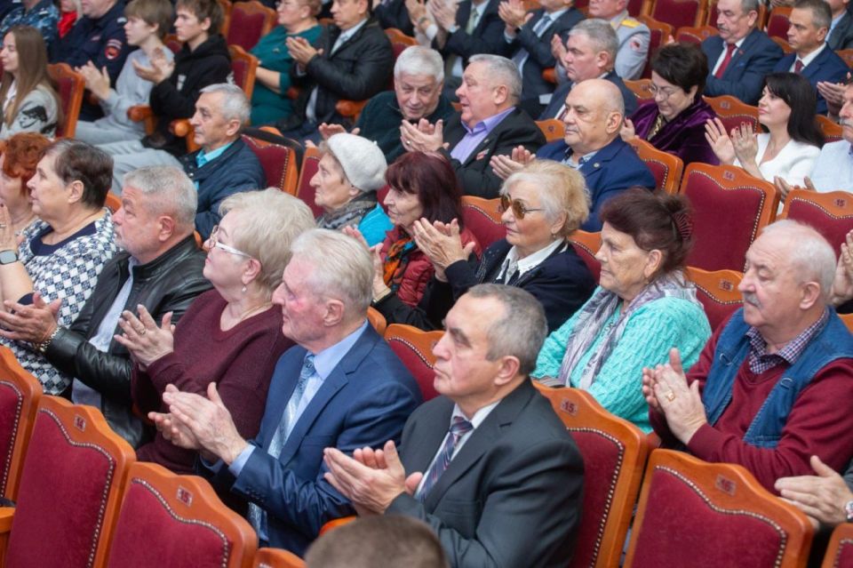 «Во времена распада советского государства, когда не было правовой поддержки, именно приднестровская милиция взяла на себя ответственность за безопасность людей. Это был правильный выбор – выбор служения народу» «Во времена распада советского государства, когда не было правовой поддержки, именно приднестровская милиция взяла на себя ответственность за безопасность людей. Это был правильный выбор – выбор служения народу»