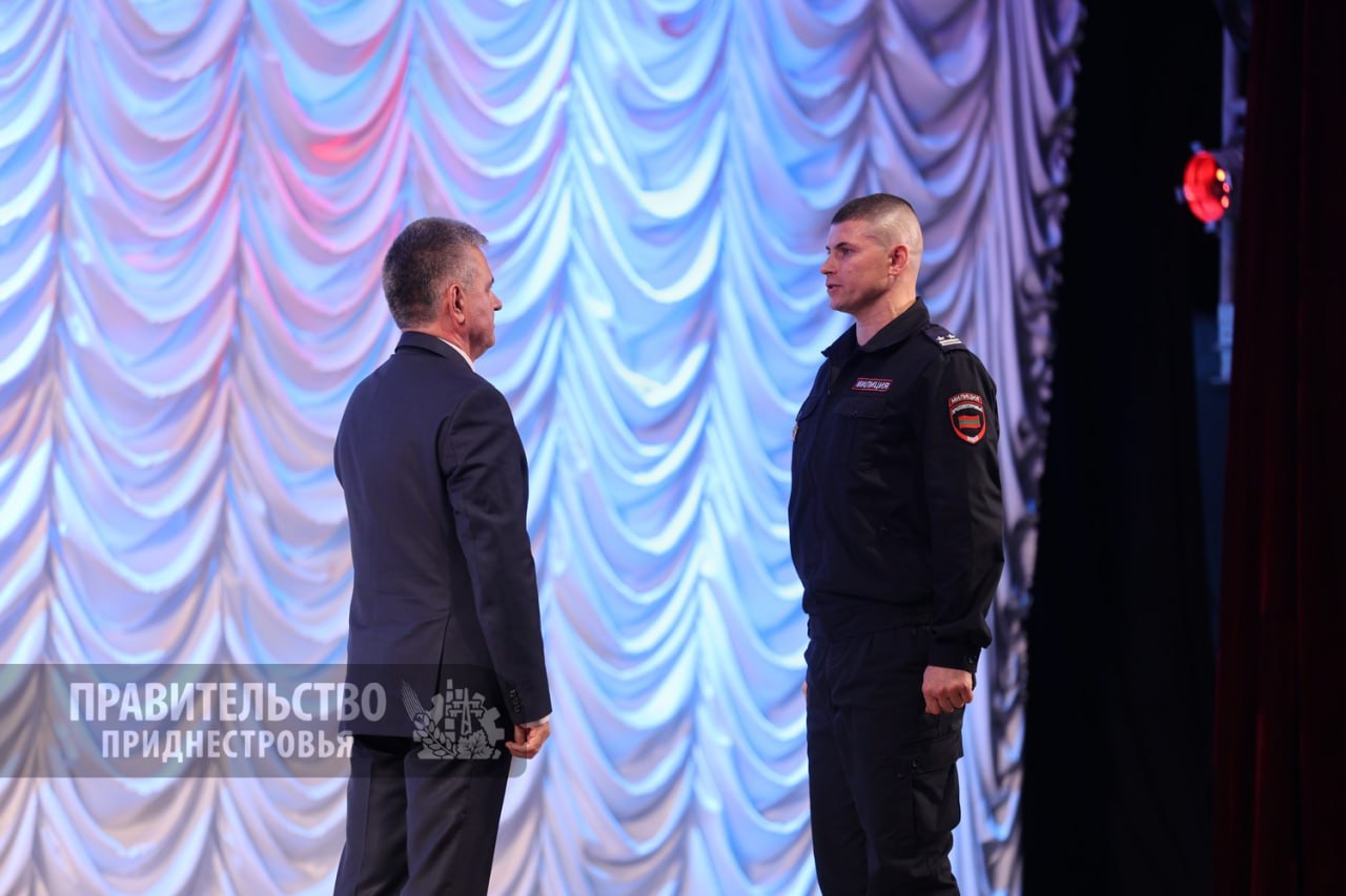 В Приднестровье чествуют милиционеров В Приднестровье чествуют милиционеров