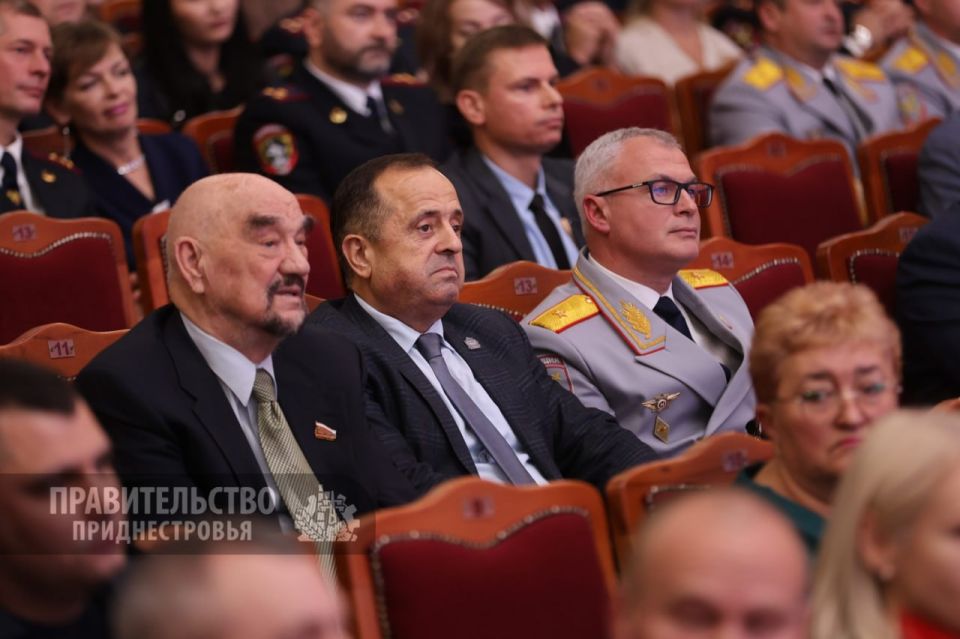 В Приднестровье чествуют милиционеров В Приднестровье чествуют милиционеров
