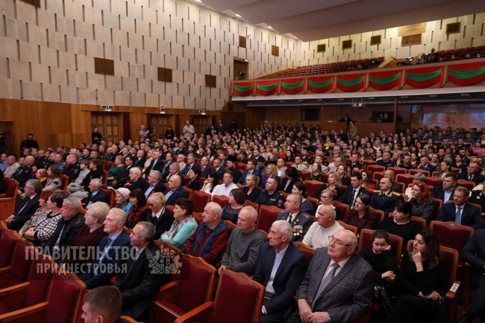 В Приднестровье чествуют милиционеров В Приднестровье чествуют милиционеров