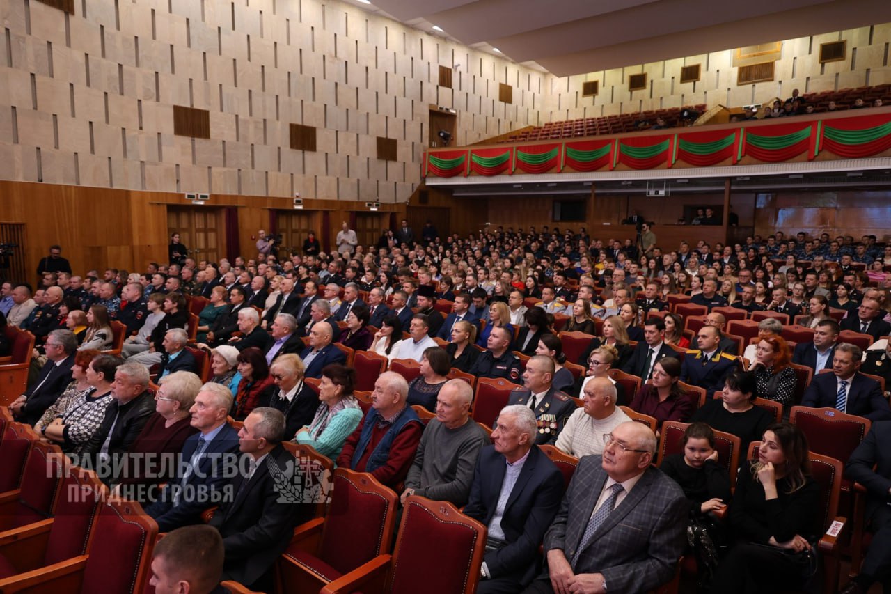 В Приднестровье чествуют милиционеров В Приднестровье чествуют милиционеров