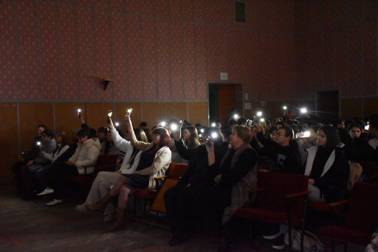 Сегодня в Каменке был дан старт республиканской Декаде молодёжи и студентов Сегодня в Каменке был дан старт республиканской Декаде молодёжи и студентов