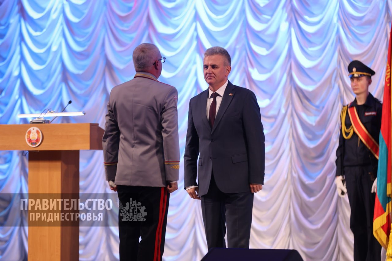 В Приднестровье чествуют милиционеров В Приднестровье чествуют милиционеров